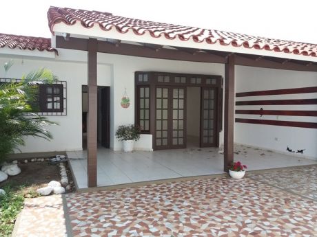 Casa Zona Norte Casi 5to. Anillo Entre Av. Beni Y Alemana