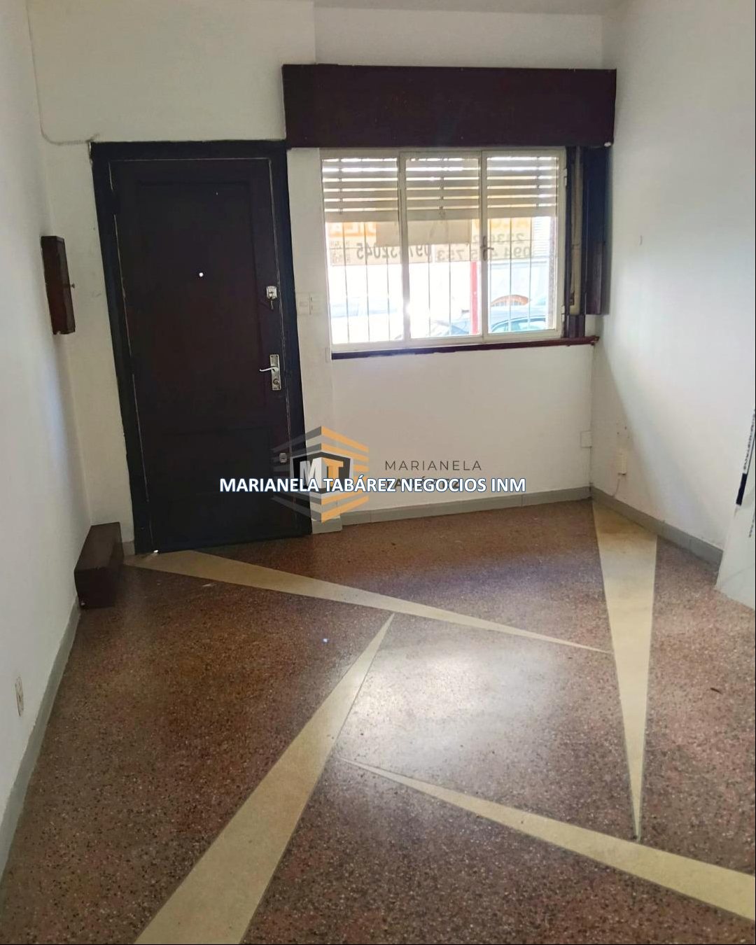 Alquiler Hermosa Casa 1 dorm.   al frente en Parque Rodo, con 2 patios y a pasos de Facultad Comunicación y  economía · Foto 7