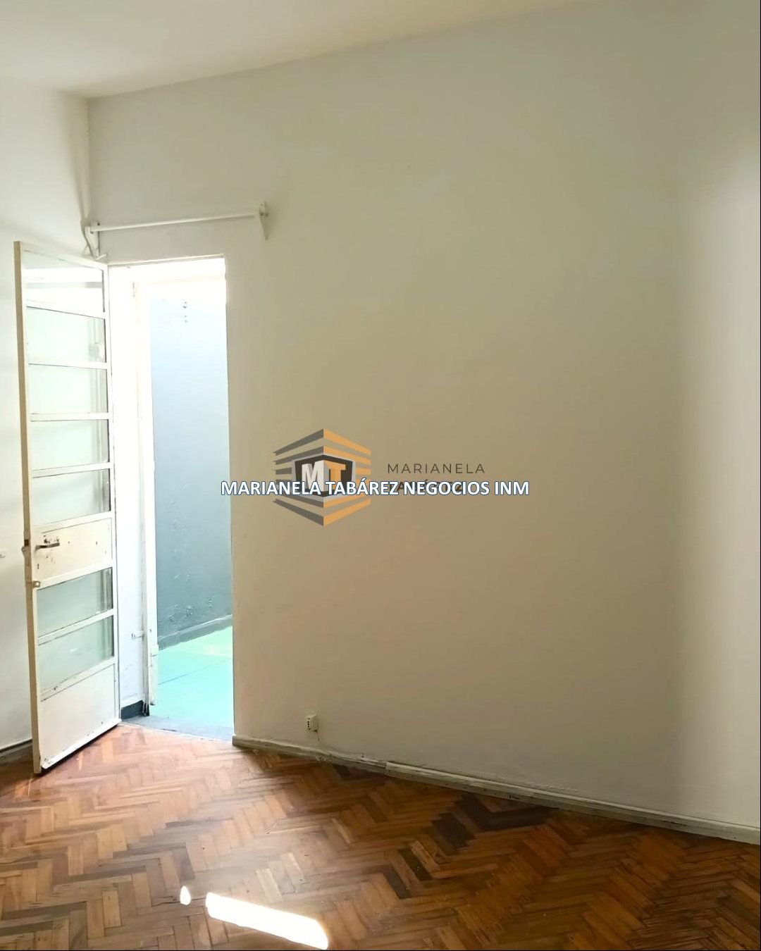 Alquiler Hermosa Casa 1 dorm.   al frente en Parque Rodo, con 2 patios y a pasos de Facultad Comunicación y  economía · Foto 11