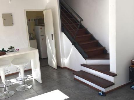 Oportunidad!! Apartamento De 2 Dormitorios En 2 Plantas.