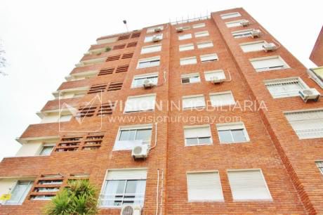 Apartamento Hermoso En Buceo, 2 Dorm Y 1 Baño, Cocina Definida, Todo Al Frente