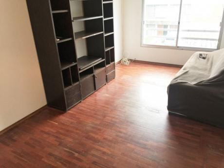 Venta De Apartamento 2 Dormitorios En Buceo Garage Porteria