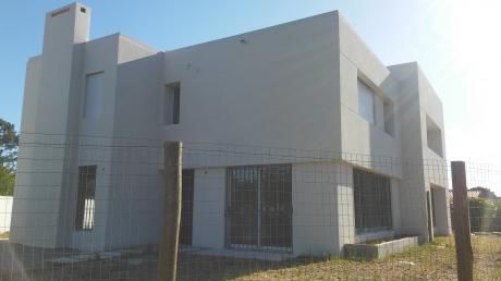 Venta Barra De Carrasco 3 Dorm. 3 Baños, Parrillero + Terreno