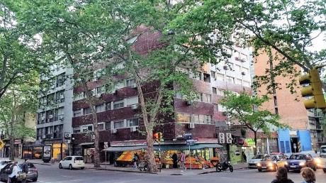 Centro. 2 Dor. 61mts2. 2 Baño. Al Frente.vig