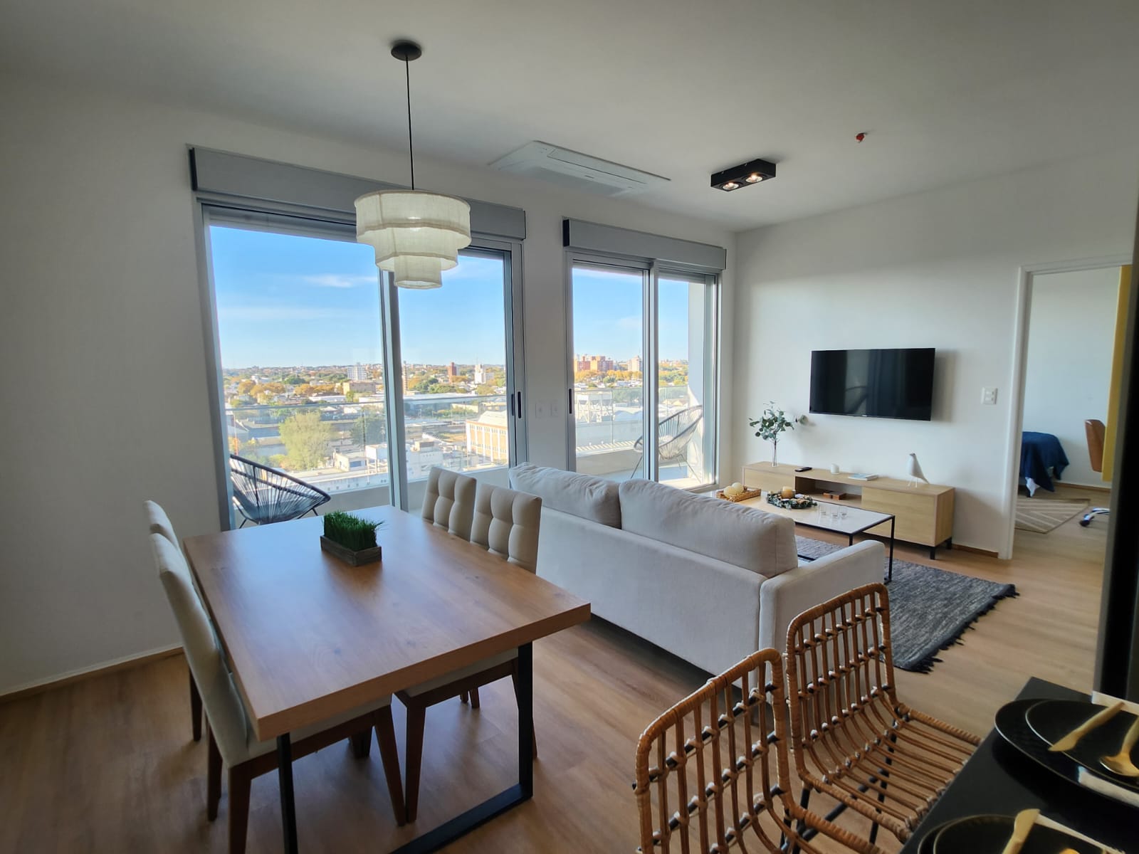 MONTEVIDEO HARBOUR PISO 27 CON GARAGE. 118 M2.