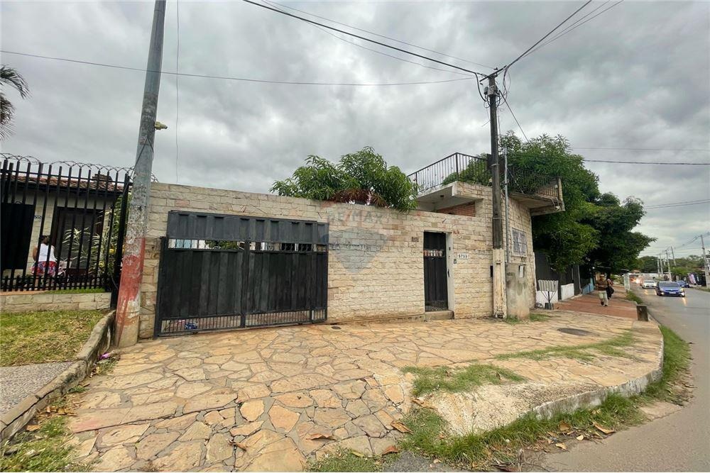Casa en venta en Loma Pytá