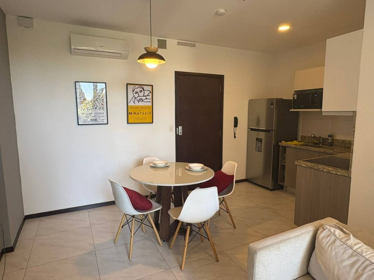 EN ALQUILER DEPARTAMENTO AMOBLADO EN LOS LAURELES — foto 2