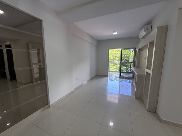 EN VENTA DEPARTAMENTO SEMI AMOBLADO EN EL EDIFICIO TERRAZAS — foto 2