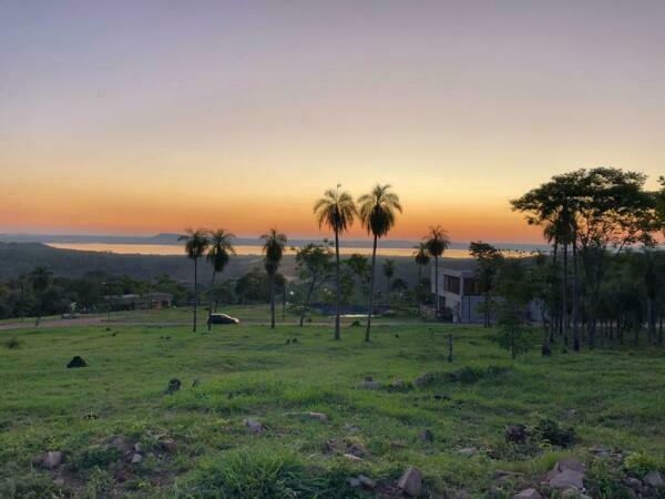VENDO TERRENO CON VISTA ÚNICA AL LAGO — foto 2