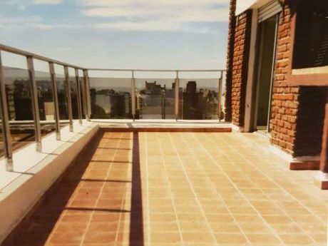 Punta Carretas. Penthouse. 3 Dor. 85mts2. Piso 12. Terraza. Parrillero. Aa. Vig.