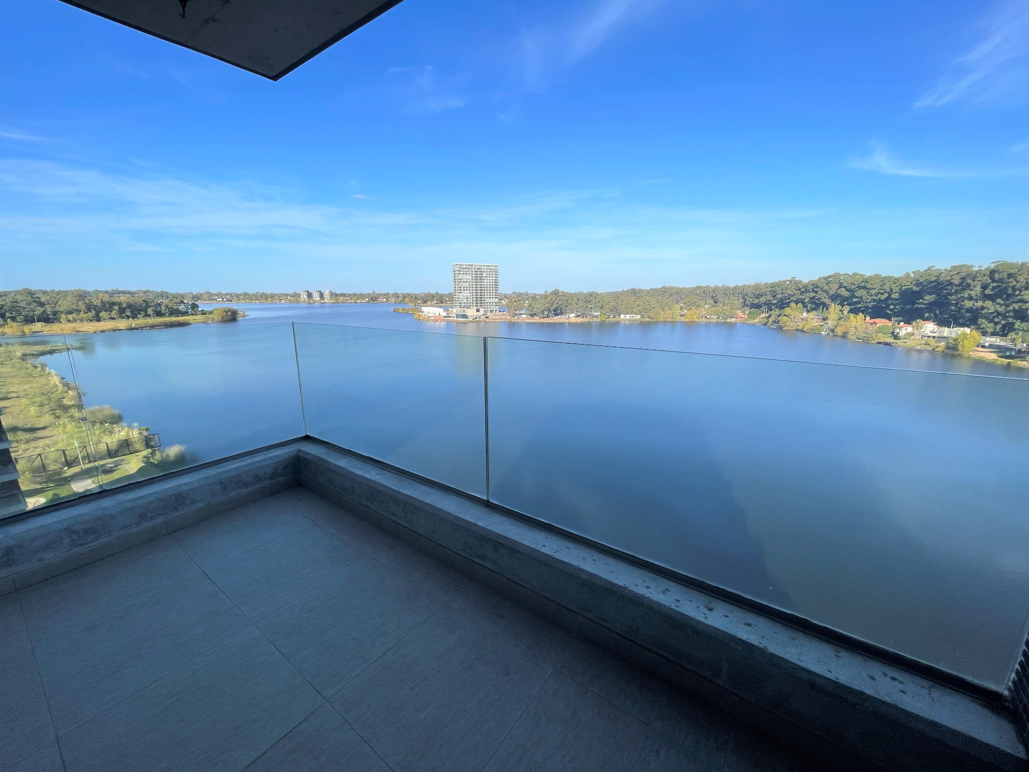 ALQUILER 1 DORMITORIO CON MUEBLES EN LAGO MAYOR · Foto 6