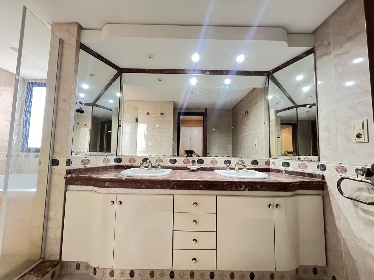 Alquilo Hermoso y Amplio Dpto de 3 Habit en Suite. Zona del Sol — foto 3