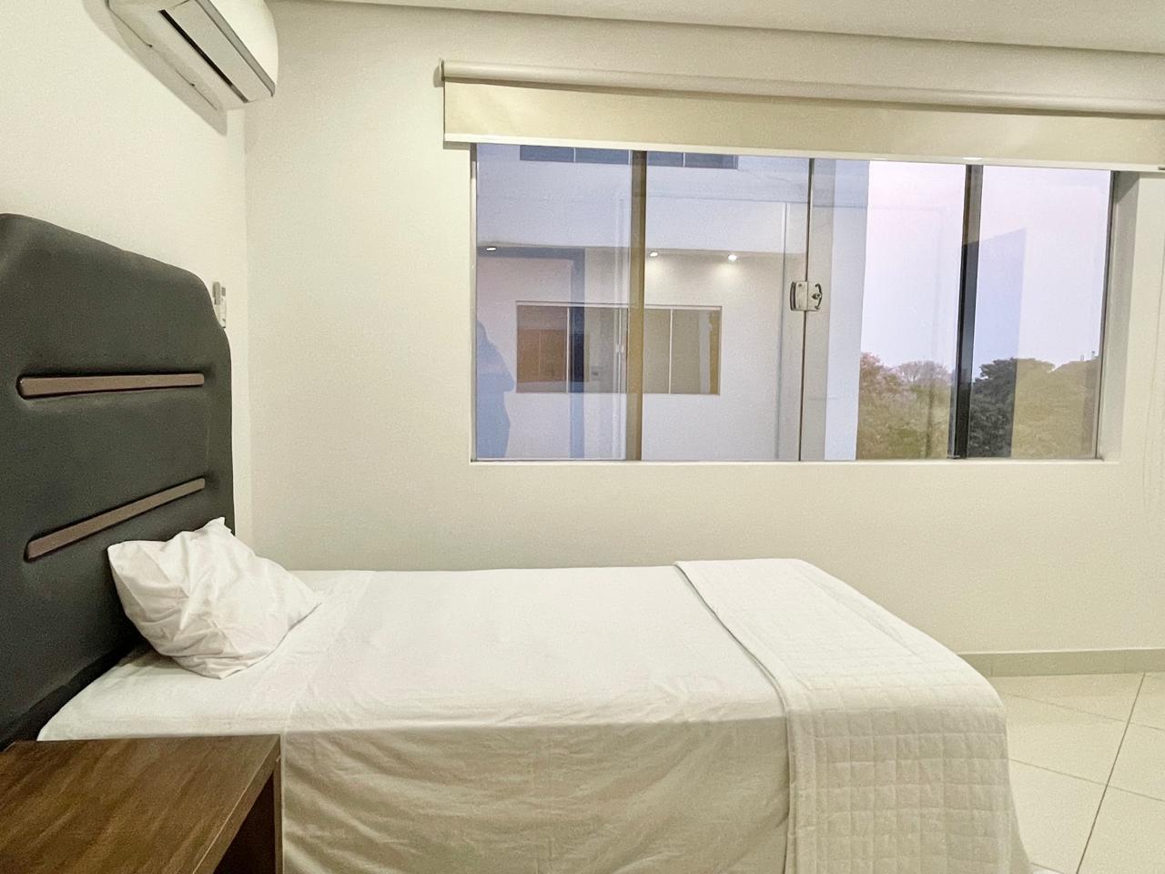 Alquilo Depto De 2 Dormitorios Y Dependencia En Villa Morra — foto 3