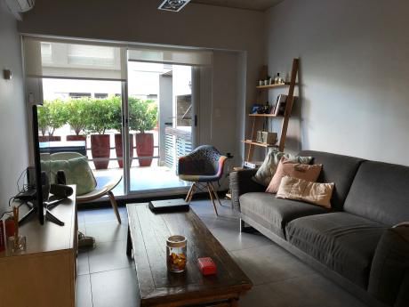 Apartamento De 1 Dormitorio, Amoblado Con Parrillero Y Patio Exclusivo!