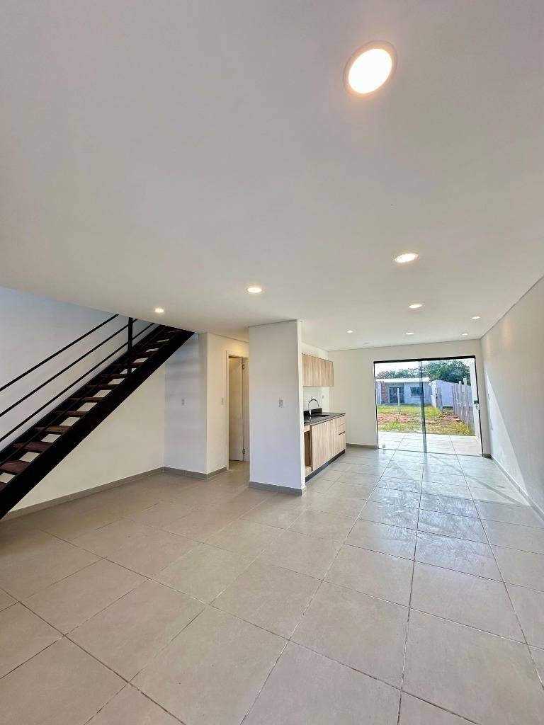 DUPLEX A ESTRENAR EN 1ER BARRIO DE LUQUE A METROS DE LA RUTA LUQUE-LIMPIO — foto 3