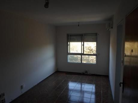Imperdible! Al Frente. Dorm En Suite. C/aire Acond. Gc 2500