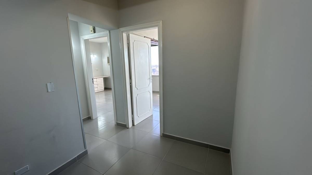 ALQUILO CONSULTORIO MEDICO EN EDIF MEDICO PROFESIONAL, SAN ROQUE - ID 50314 — foto 3