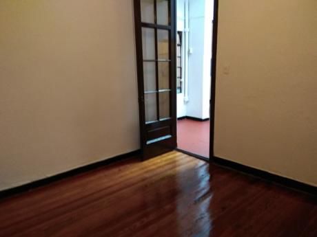 Amplio Apartamento En Planta Baja Ideal Para Estudiantes O Empresa
