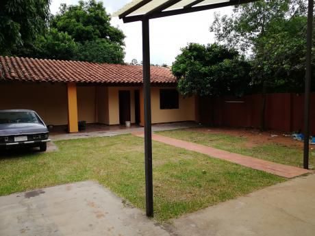Alquilo Casa En Lambare - Barrio Mbachio