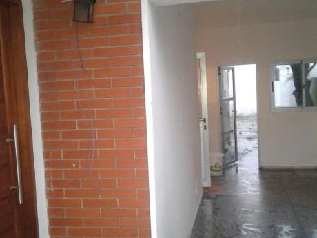 Excelente Casa De 3 Dormitorios A 50m Del Costa Urbana!!
