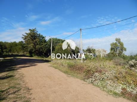 Terreno En Venta, Piriápolis, Playa Hermosa, 400m²
