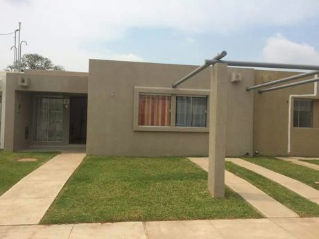 Hermosa Casa En Alquiler Zona Norte!!