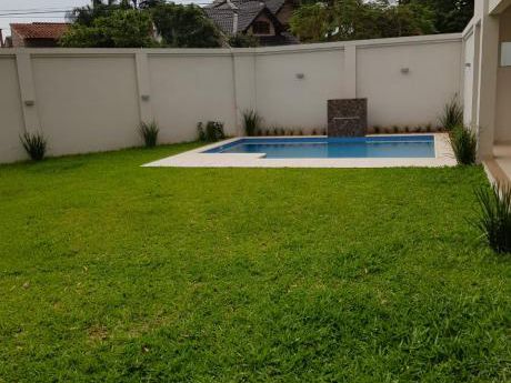 Mburucuya, En El Mejor Lugar, Residencia Minimalista A Estrenar.