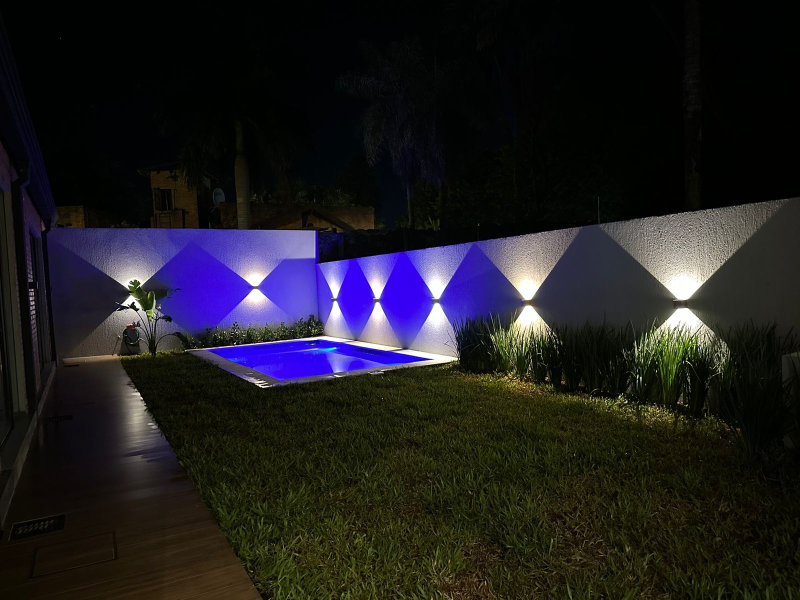 SAN BERNARDINO EN VENTA, HERMOSA RESIDENCIA DE 3 DORMITORIOS — foto 2