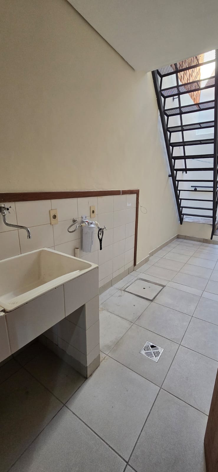 Vendo o Alquilo Casa en Condominio Cerrado Zona Super Seis Mburucuya-CLHO7224673 — foto 2