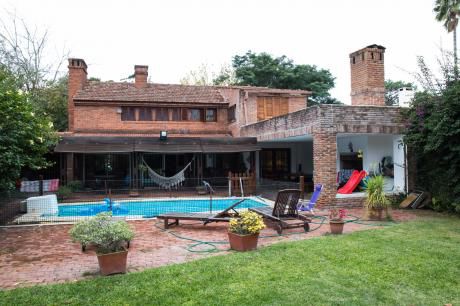 Casa En Venta Frente A Colegio Jesus Maria