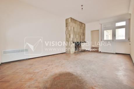 Apto Amplio, Contra-frente, Pleno Centro; 87 M2 Con 3 Dorm. 2 Baños