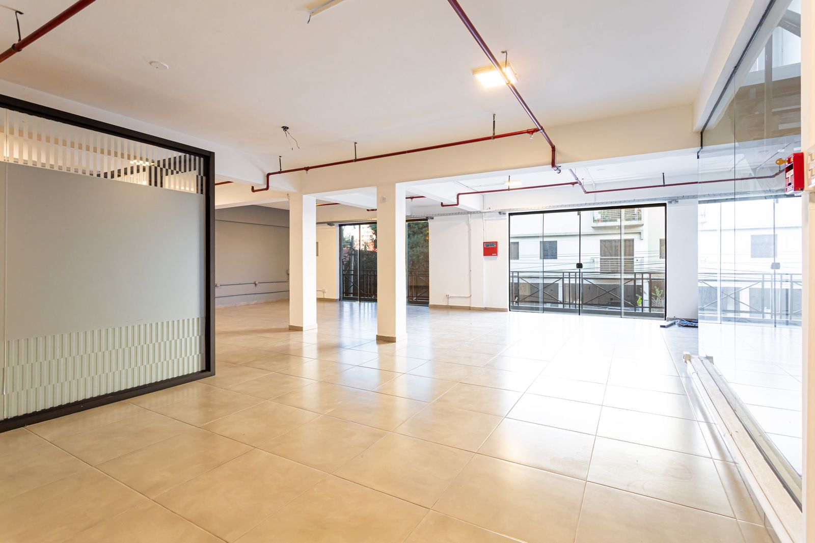 En Alquiler Edificio Corporativo - Barrio Ciudad Nueva — foto 2