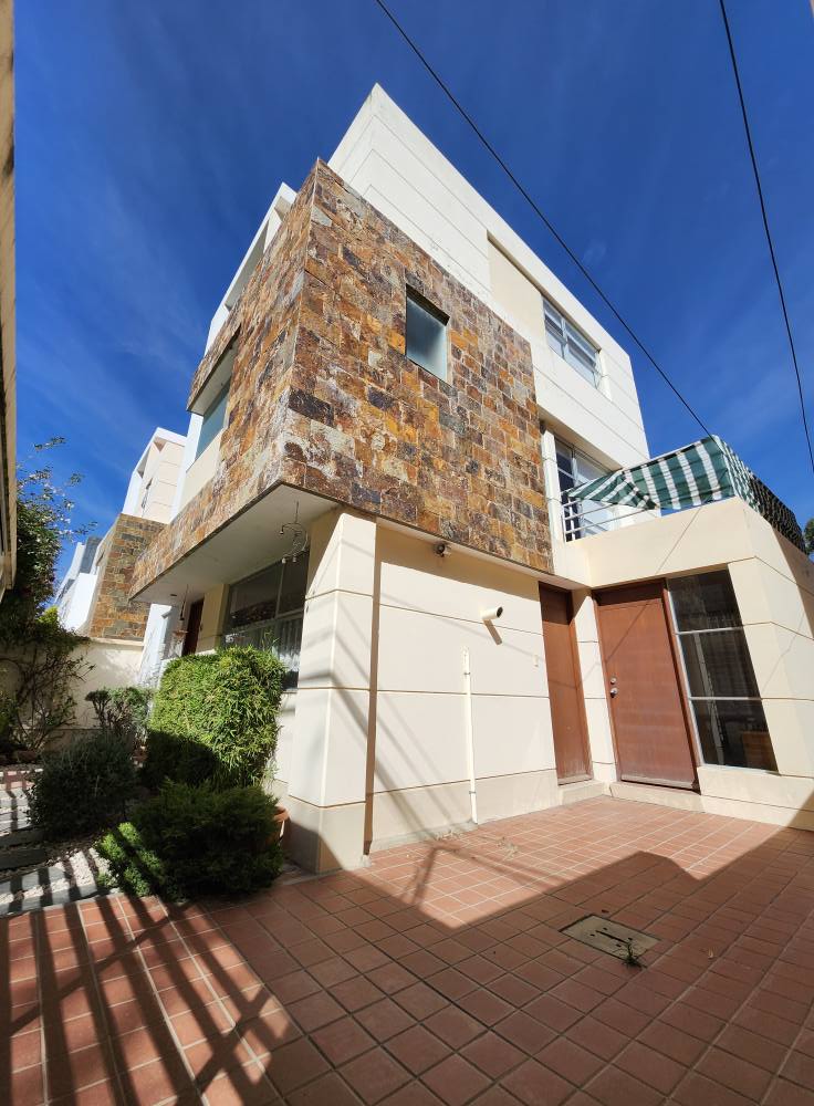 ALQUILER CASA 5D KOANI AL INGRESO Bs.7.000.-