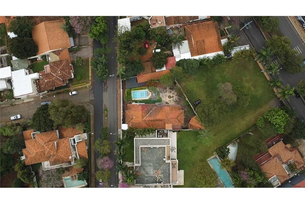Residencia de Alto Nivel en Venta – Barrio Mcal. Estigarribia — foto 3