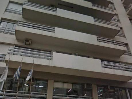 Av Del Libertador Y Uruguay, Edificio De Categoria. Amplisima Planta !