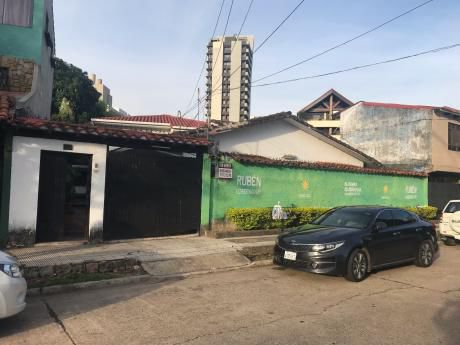 Casa Antigua En Equipetrol De 267m2