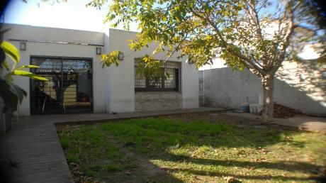 Sobre Decroly Con Bbcoa, Patio Y Cochera