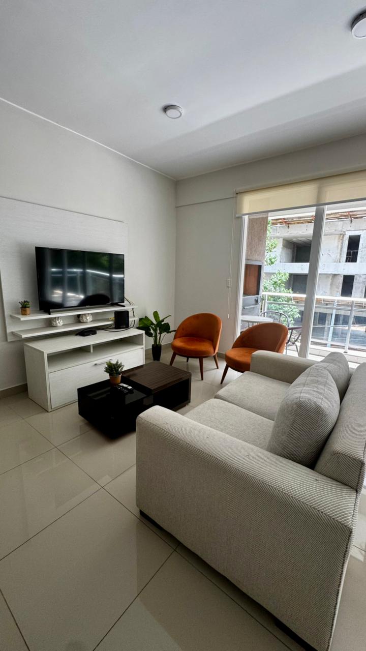Alquilo Amplio Dpto Amoblado De 2 Habit En Suite En Villa Morra — foto 2
