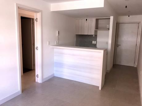 Venta De Apartamento En Pocitos, 2 Dormitorios A Estrenar!