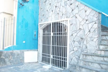 #casa Pocitos Toda En Planta Baja Con Garage