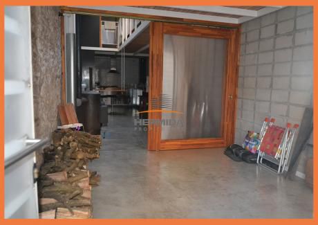 Interesante Y Moderna Casa Próxima Rambla Sur Con Garage !