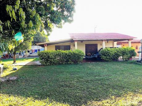 Terreno En Venta En Av. Santos Dumont 6to An.