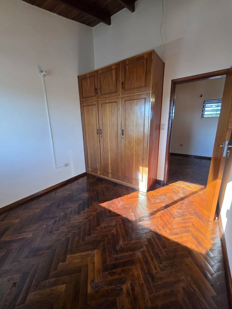 Alquilo Departamento en Asuncion Barrio Los Laureles — foto 3
