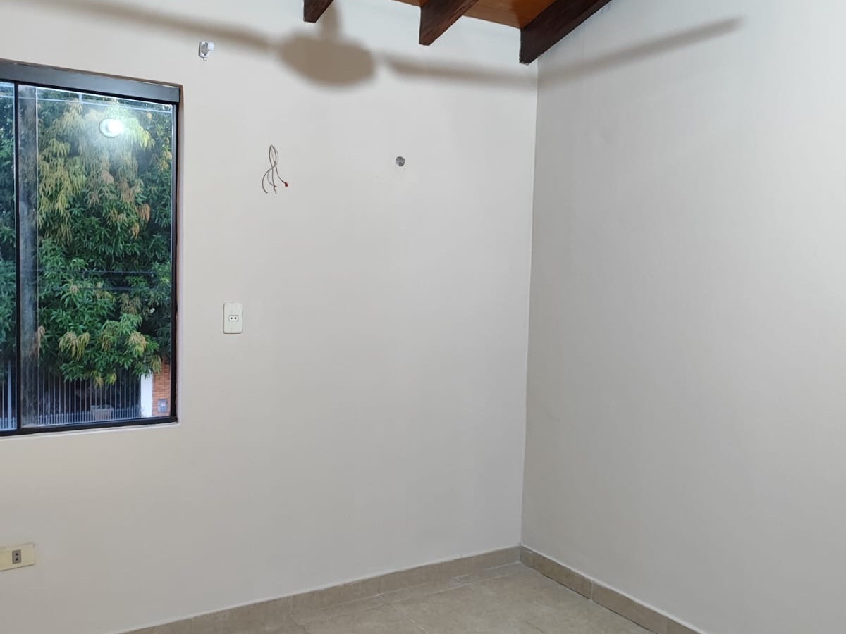 Alquilo duplex de 3 dormitorios en Lambaré — foto 2
