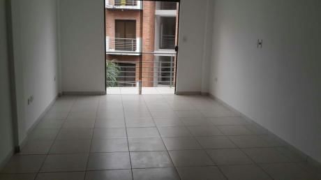 Se Alquila Departamento De 2 Dormitorios En Condominio