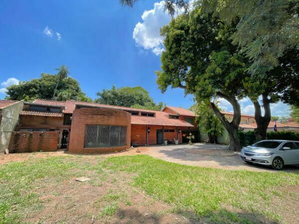 En alquiler amplia propiedad estilo colonial antiguo sobre la Avda. Mcal. López — foto 2