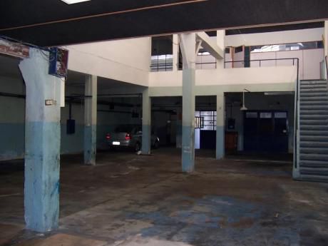 Muy Buen Local Comercial... Se Vende Con Renta