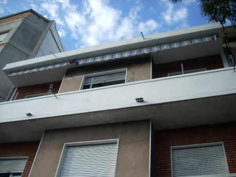 Venta Apto Cordon , 2 Dormitorios Mas Monoambiente Oportunidad
