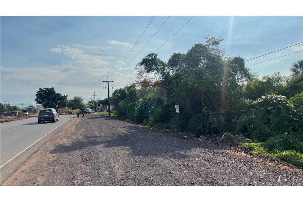 VEDNO AMPLIO TERRENO EN JOSE FALCON SOBRE LA RUTA — foto 3