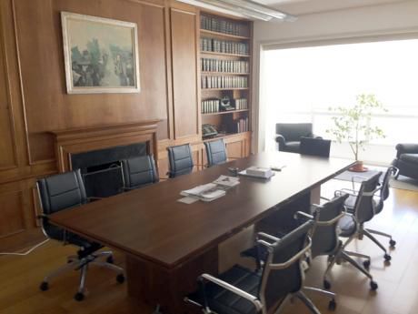 Venta Centro Edificio De Estilo.planta 360m2 Ideal Estudio U Oficina. 2 Garajes